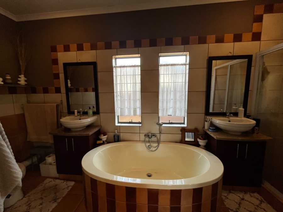 4 Bedroom Property for Sale in Doringkruin North West